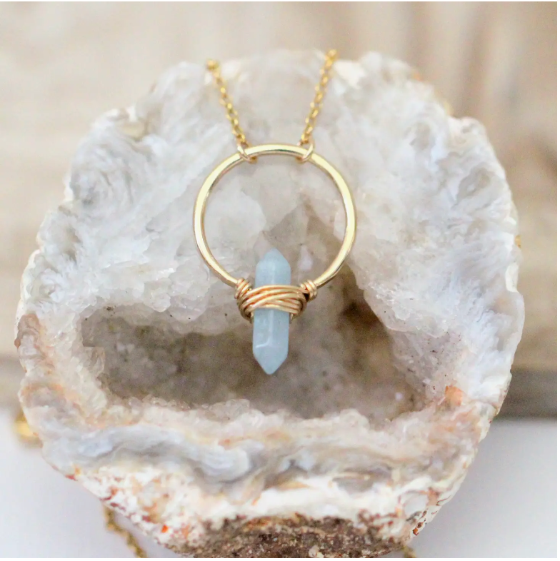 9ct Gold Gemstone Heart Pendant Garnet | Jewellerybox.co.uk
