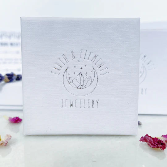 Earth and Elements Jewellery

https://www.earthandelements.co.uk › products › gratitude-meditation-spinning-ring-necklace