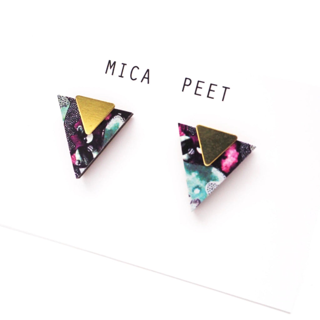 Earth and Elements Jewellery

https://www.earthandelements.co.uk › products › geometric-triangle-stud-earrings