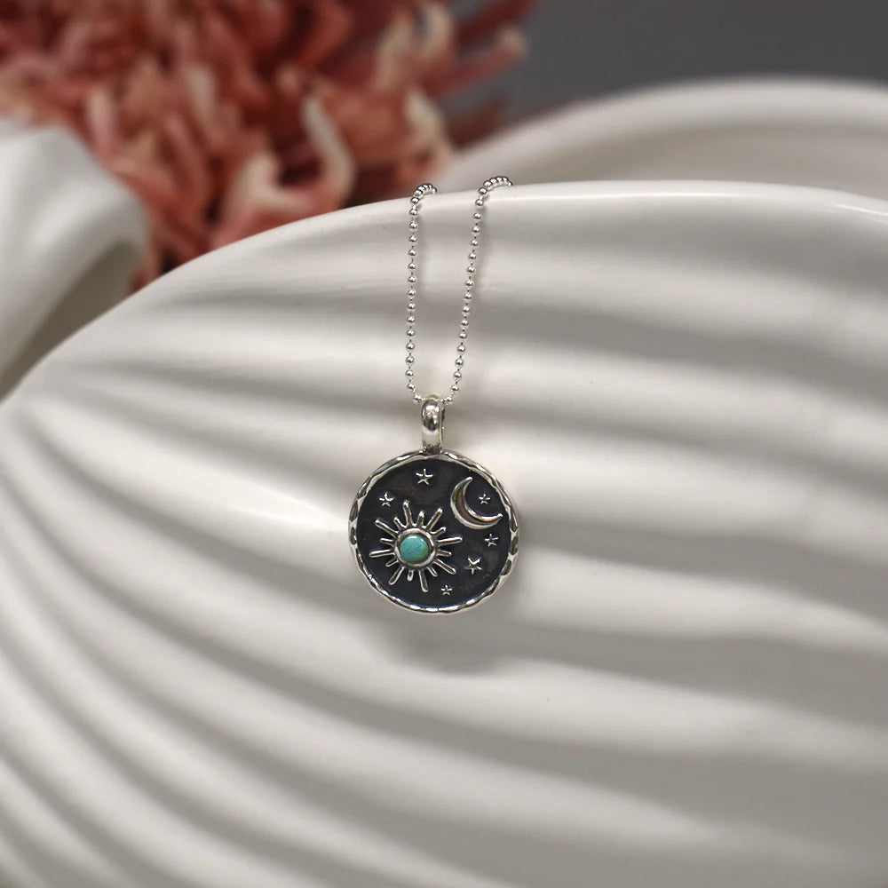 Earth and Elements Jewellery

https://www.earthandelements.co.uk › products › zora-turquoise-celestial-moon-and-star-pendant
