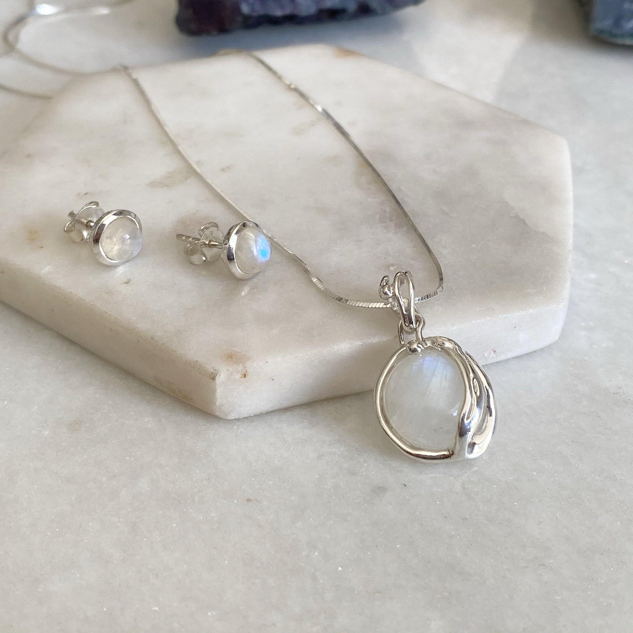 Rainbow moonstone jewelry hotsell