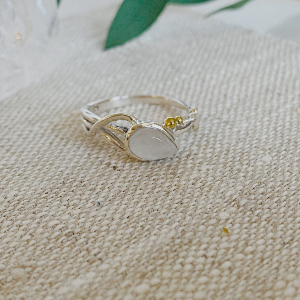 Teardrop Golden Grain Moonstone Silver Ring | Earth and Elements