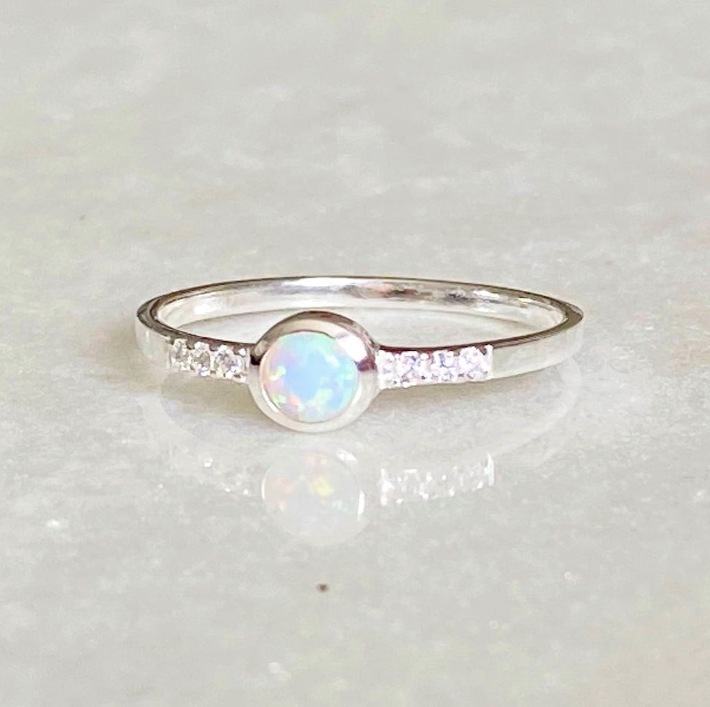 Simple discount opal ring